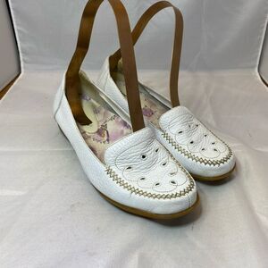 BareTraps White Moccasin Loafer Pillow Cushion Insole Leather Shoe Women’s 7M